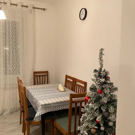 Aparthouse Torri شقة ترييستي