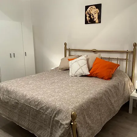 Aparthouse Torri Apartament